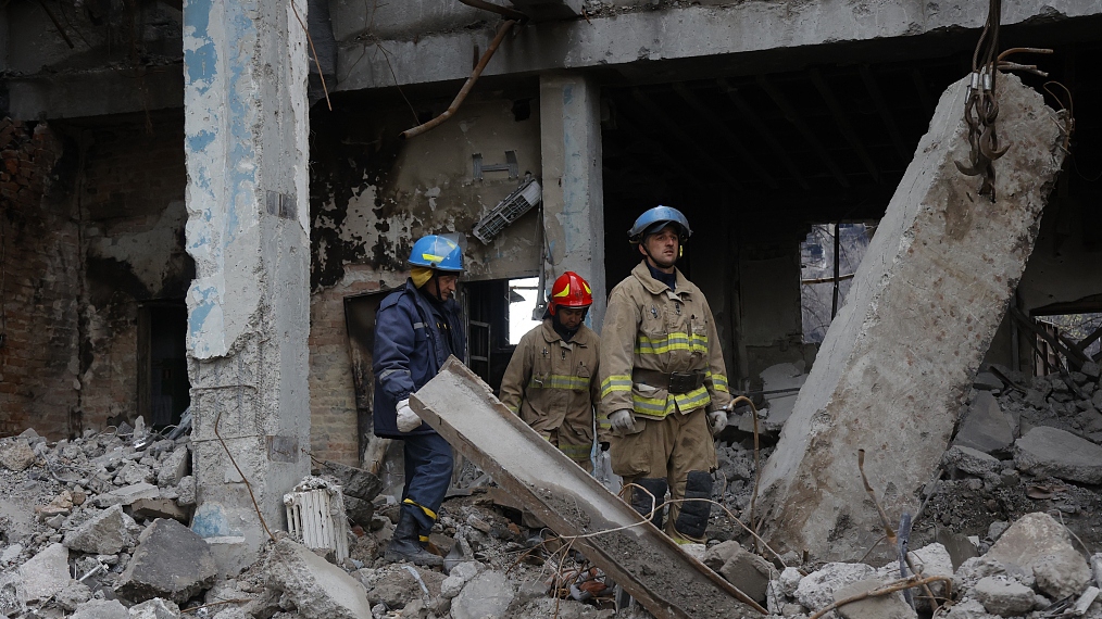Kyiv says top U.S. officials to visit, Russia hits Odesa as conflict enters third month