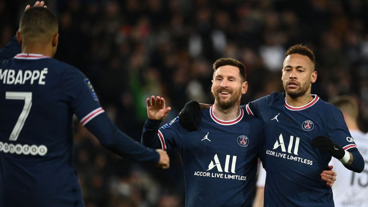 Mbappe, Neymar shine in PSG win