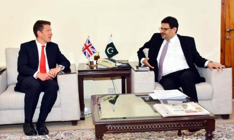 Miftah calls for expanding Pakistan-UK ties in meeting with British envoy