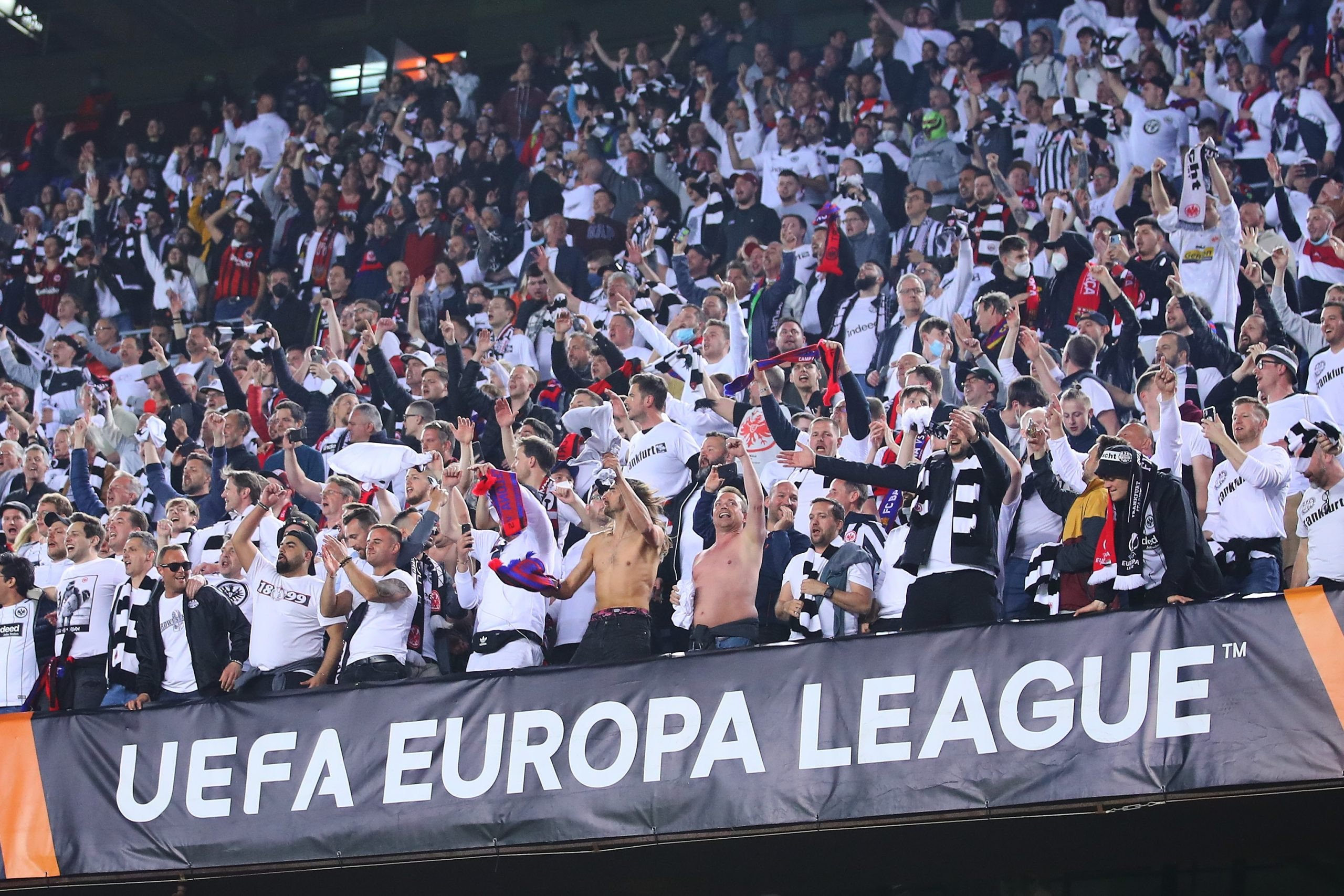 Eintracht bank on away support at West Ham
