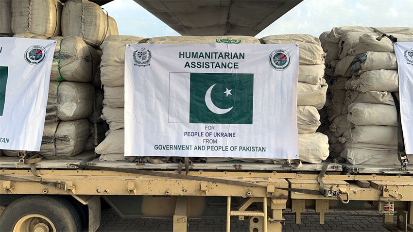 Pakistan dispatches second batch of humanitarian aid to Ukraine