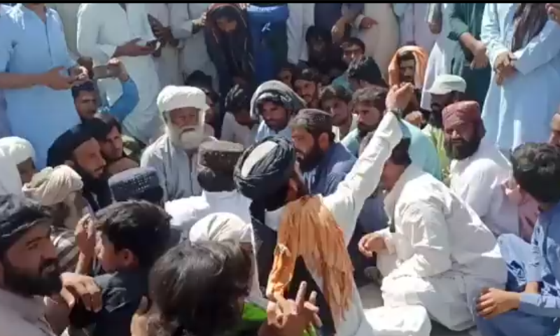 Protest staged for provision of clean drinking water in Dera Bugti