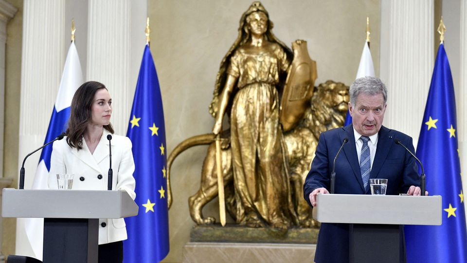 Finnish government officially announces its application for NATO membership