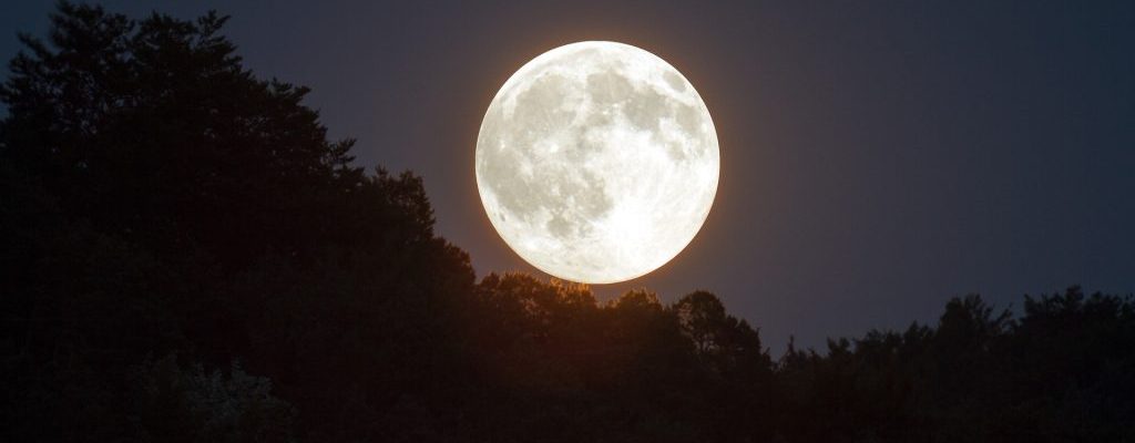 Bringing the moon to Earth for Greek Prince 