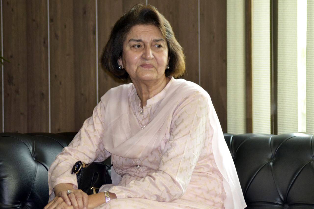 Asif apologises for midnight raid at Nasira's home