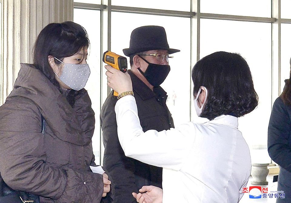 North Korea reports over 392,000 new 'fever' cases amid COVID-19 outbreak