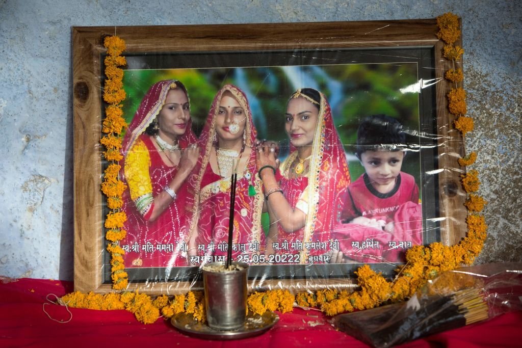 60 Indian women married to Pakistanis stopped from entering Pakistan