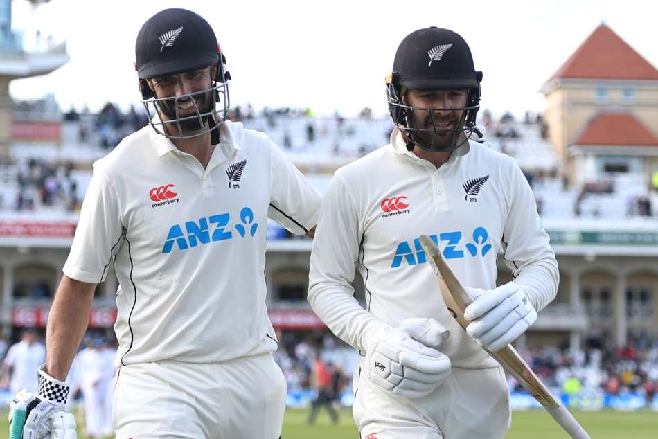 Mitchell, Blundell hit tons as New Zealand turn screw on England