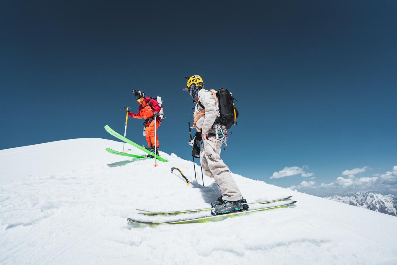 Five-member international mountaineers' team summits KP's highest peak