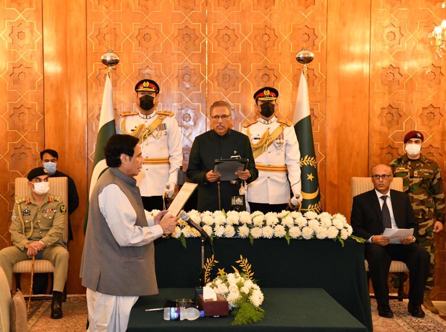 Elahi takes oath as new Punjab chief minister