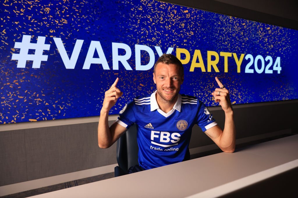 Vardy extends Leicester contract until 2024