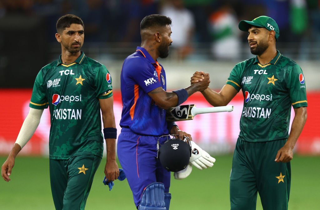 'Brilliant' Pandya helps India edge Pakistan in Asia Cup thriller