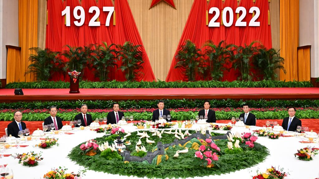 Xi Jinping attends reception celebrating 95th founding anniversary of PLA