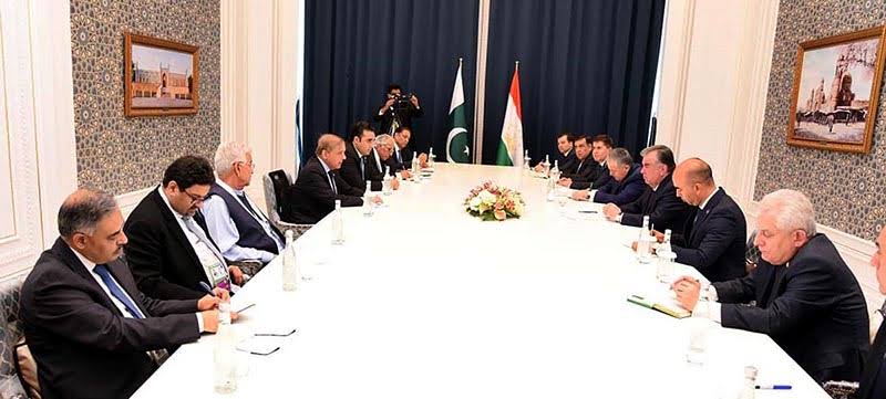 PM, Tajik president discuss bilateral, regional matters