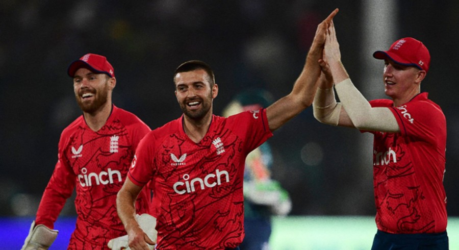 Shan stands out for Pakistan as England win by 63 runs