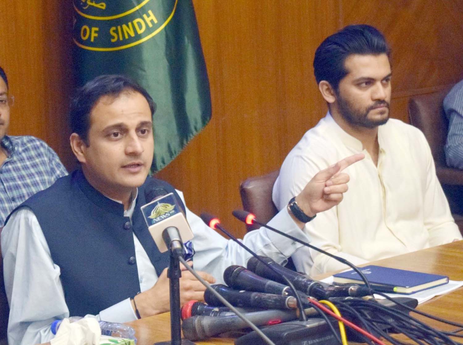Karachi administrator stepping down