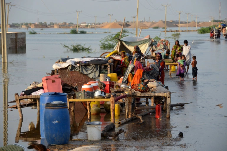  Pakistan Copes with the Unprecedented Floods