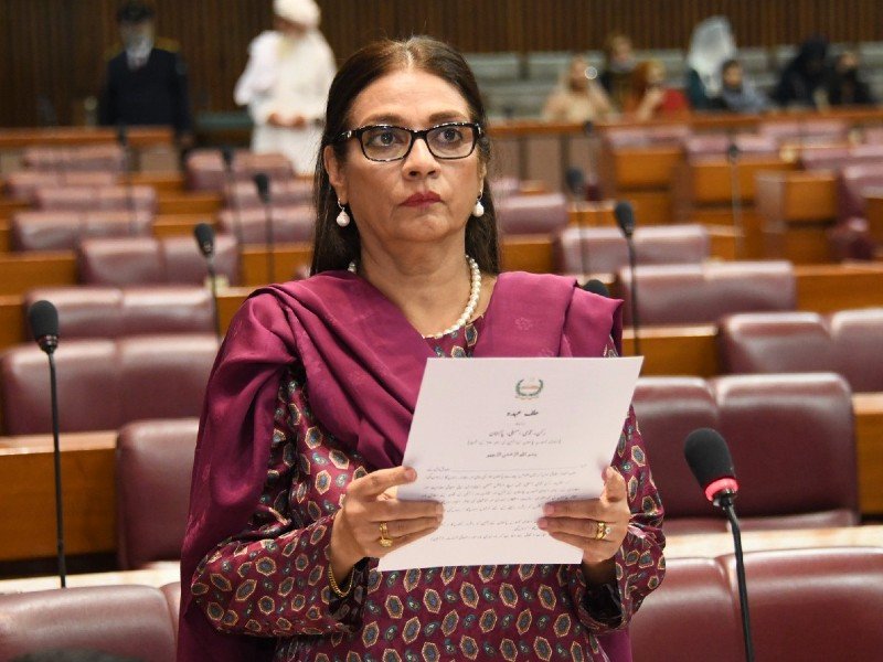 PTI’s new defector Asia Azeem replaces Mazari as MNA