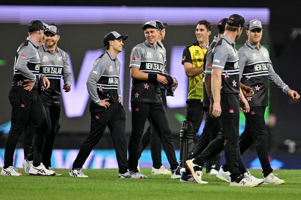 New Zealand stun champions Australia in Super 12 opener