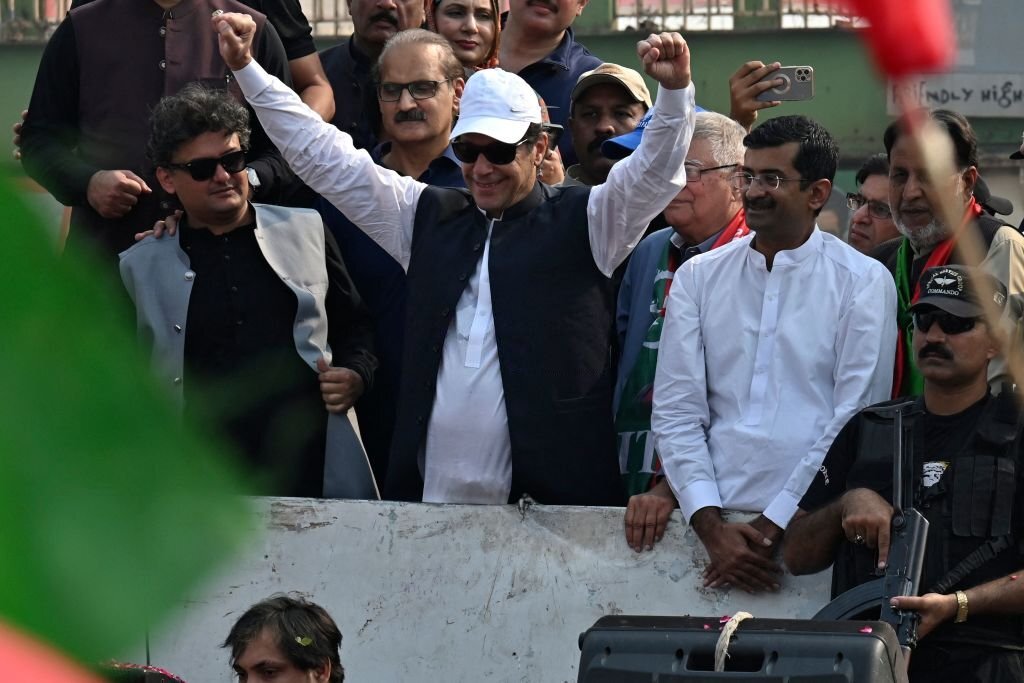 Imran threatens to sue CEC Raja for defamation over Toshakhana ruling
