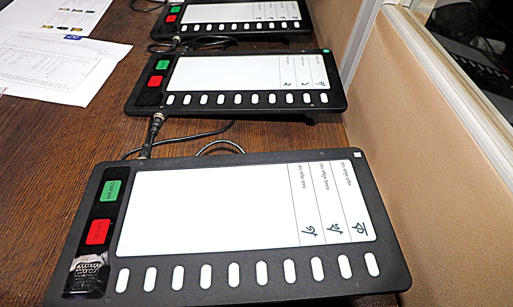 Electronic voting machines