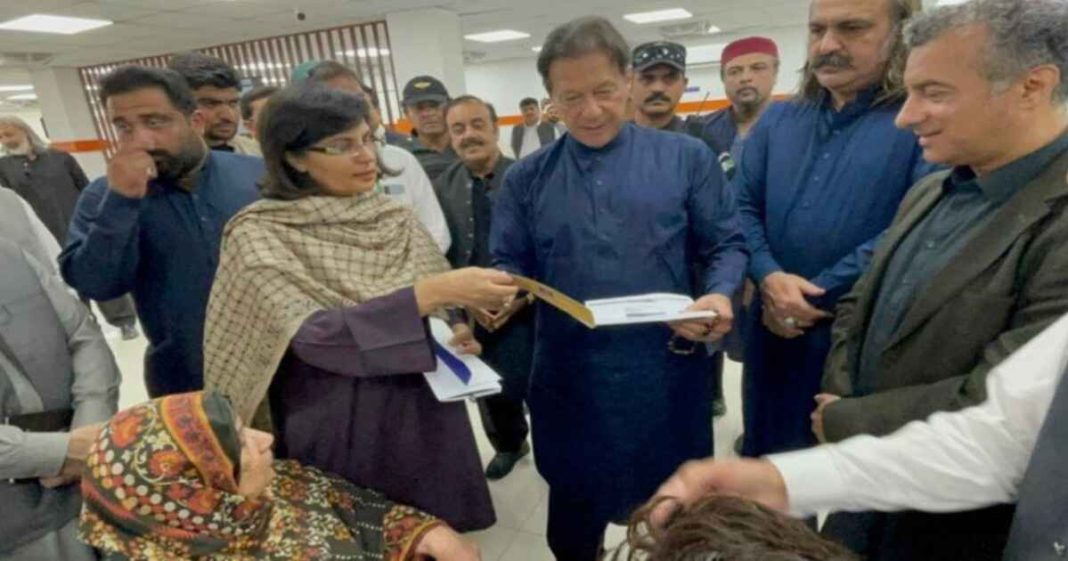 Imran Khan lauds KP govt for transparency in disbursement of compensation amount to flood-affectees