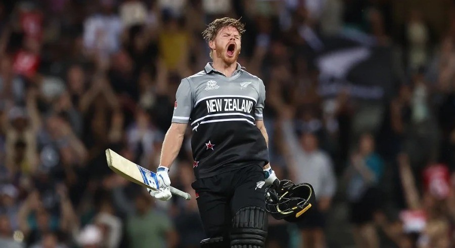 Phillips hits 104 as New Zealand crush Sri Lanka