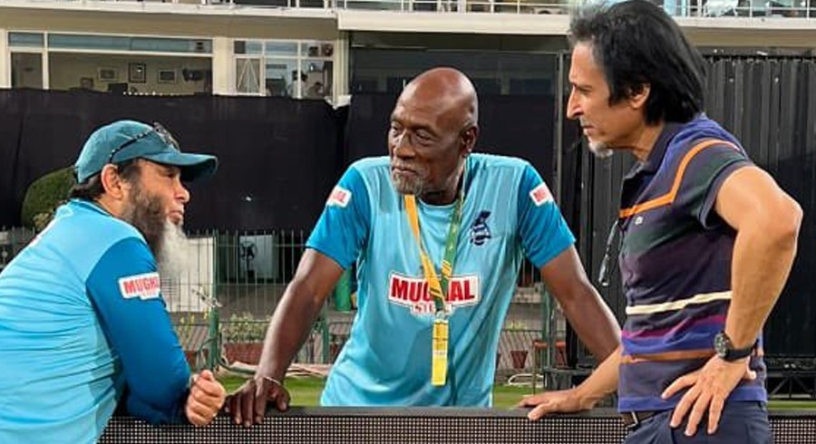 Cricket gurus denounce Indian decision to politicise cricket