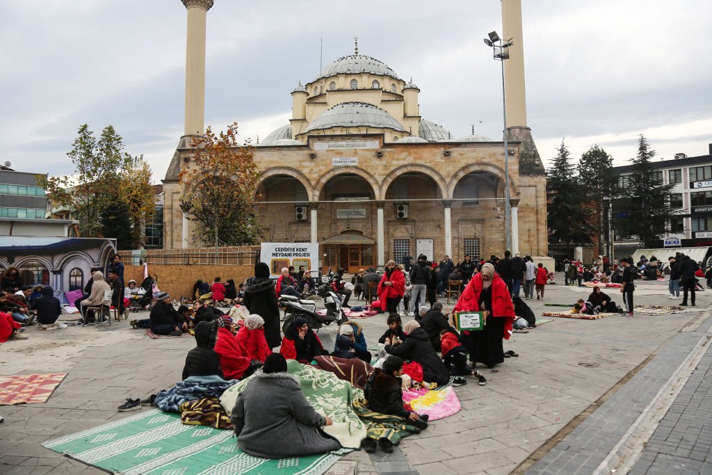 Earthquake shakes northwest Turkey, 50 people injured