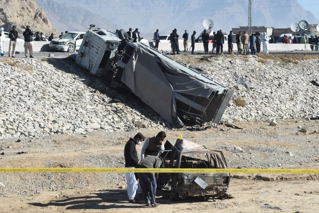 Four dead as bomber hits Quetta police protecting polio teams