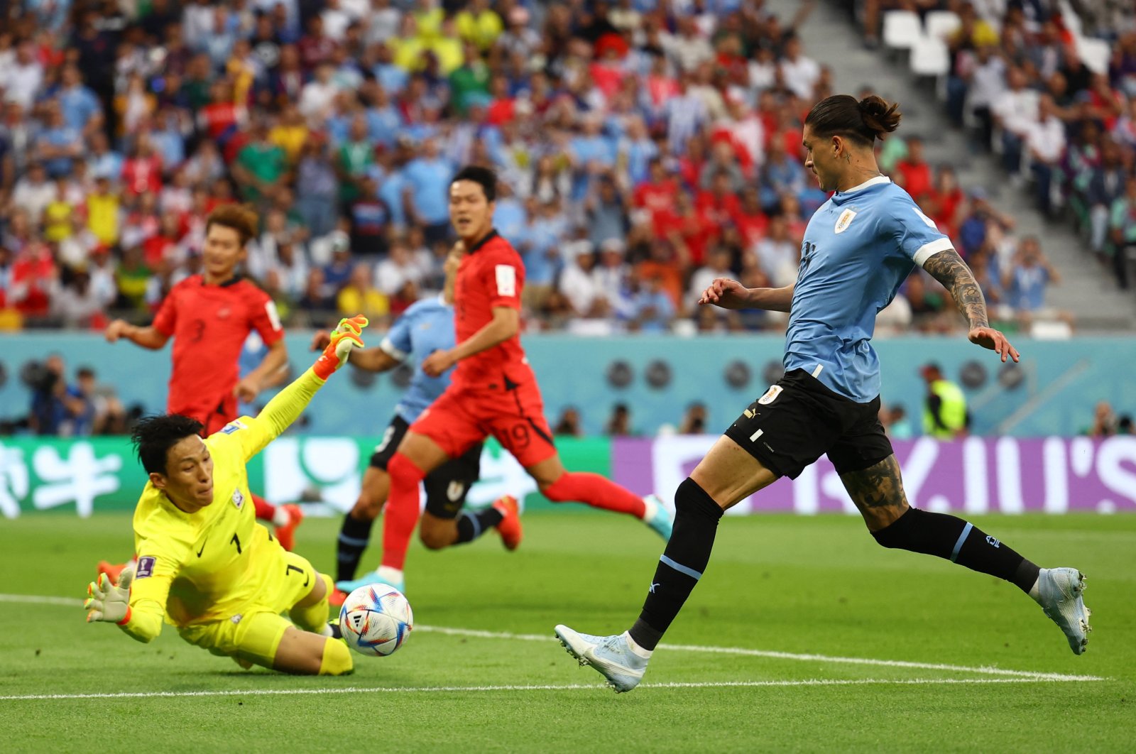 Stuttering Uruguay held by South Korea in entertaining stalemate