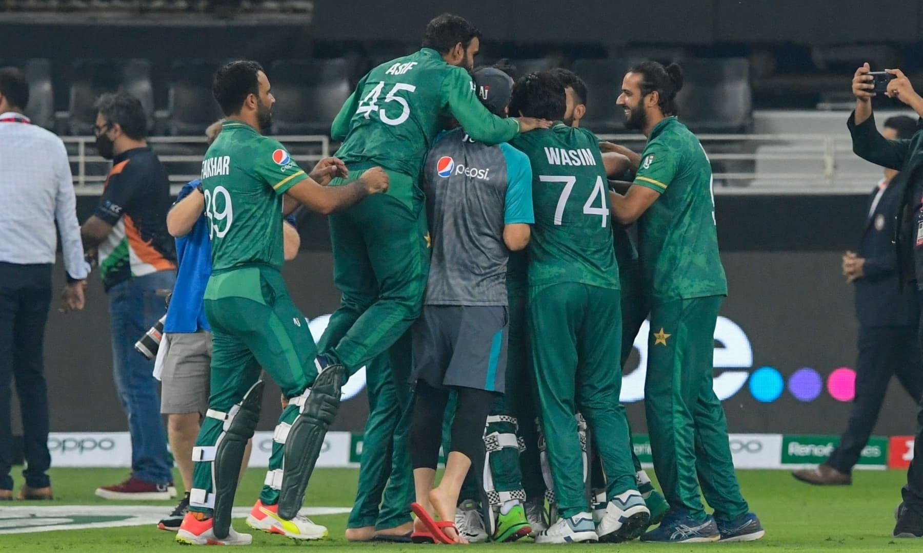 President, PM, others laud Green Shirts on semi-final victory against New Zealand
