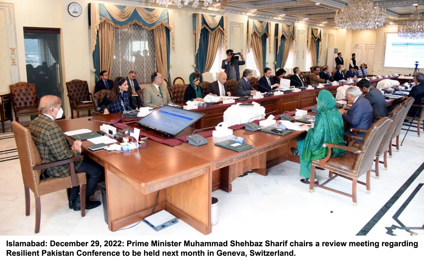 Rehabilitation of flood-hit population a huge challenge for Pakistan: PM