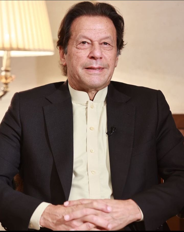 Imran sticks to Punjab, KP assemblies' dissolution to force snap polls