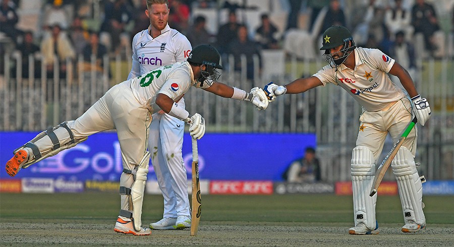 Shafique and Haq give Pakistan solid start after England's 657