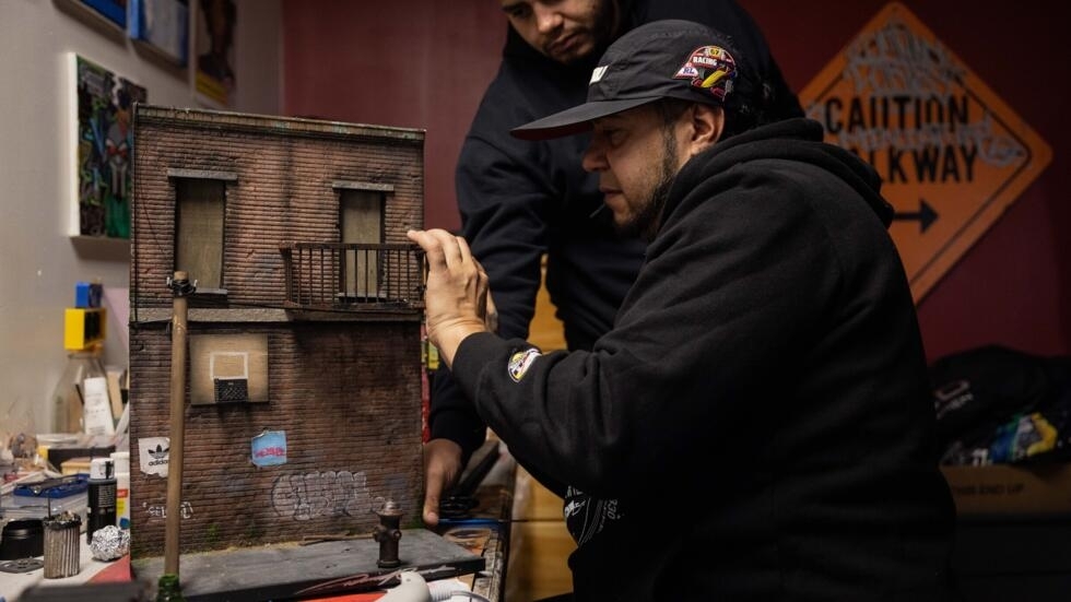 New York artist turns tiny hip-hop street scenes into profitable business