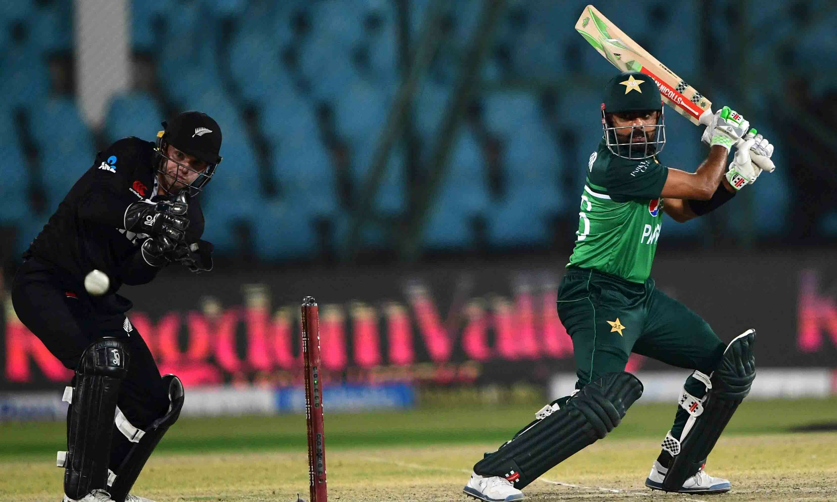New Zealand thump Pakistan to level series 1-1