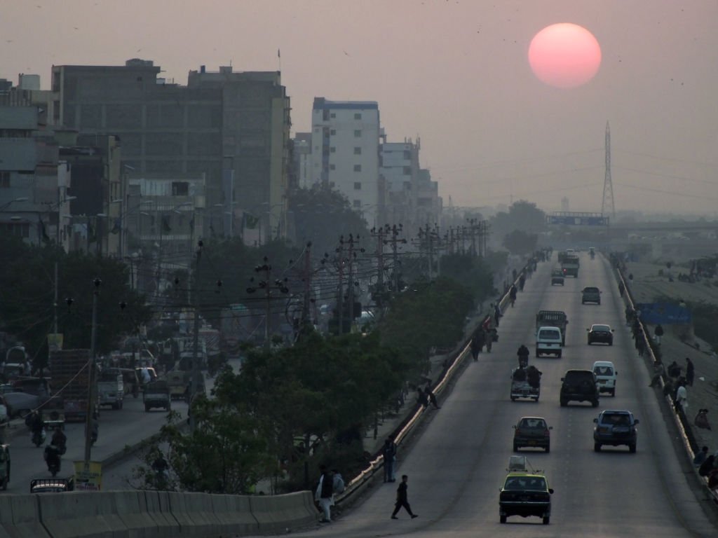 Sindh expands diesel-electric hybrid bus fleet for Karachi