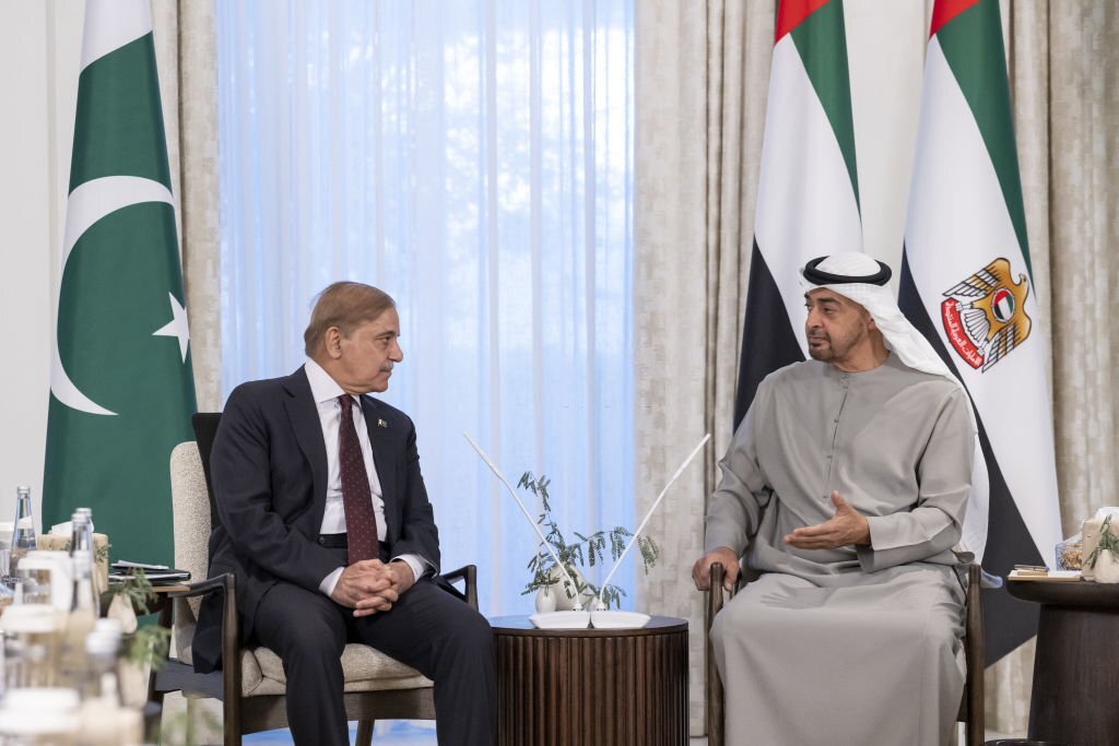 Sharif hosts UAE president in Rahim Yar Khan