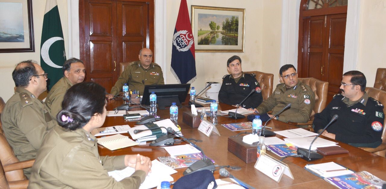 IGP takes notice of girl’s rape by dacoits in Khanewal