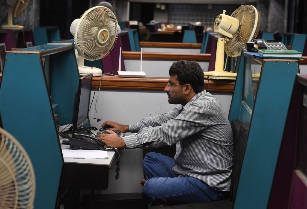 Young professionals flee crisis-hit Pakistan in search of jobs