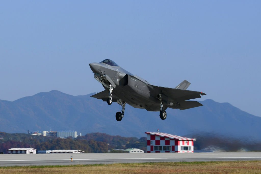US, South Korea hold air drills as North warns of 'all-out showdown'