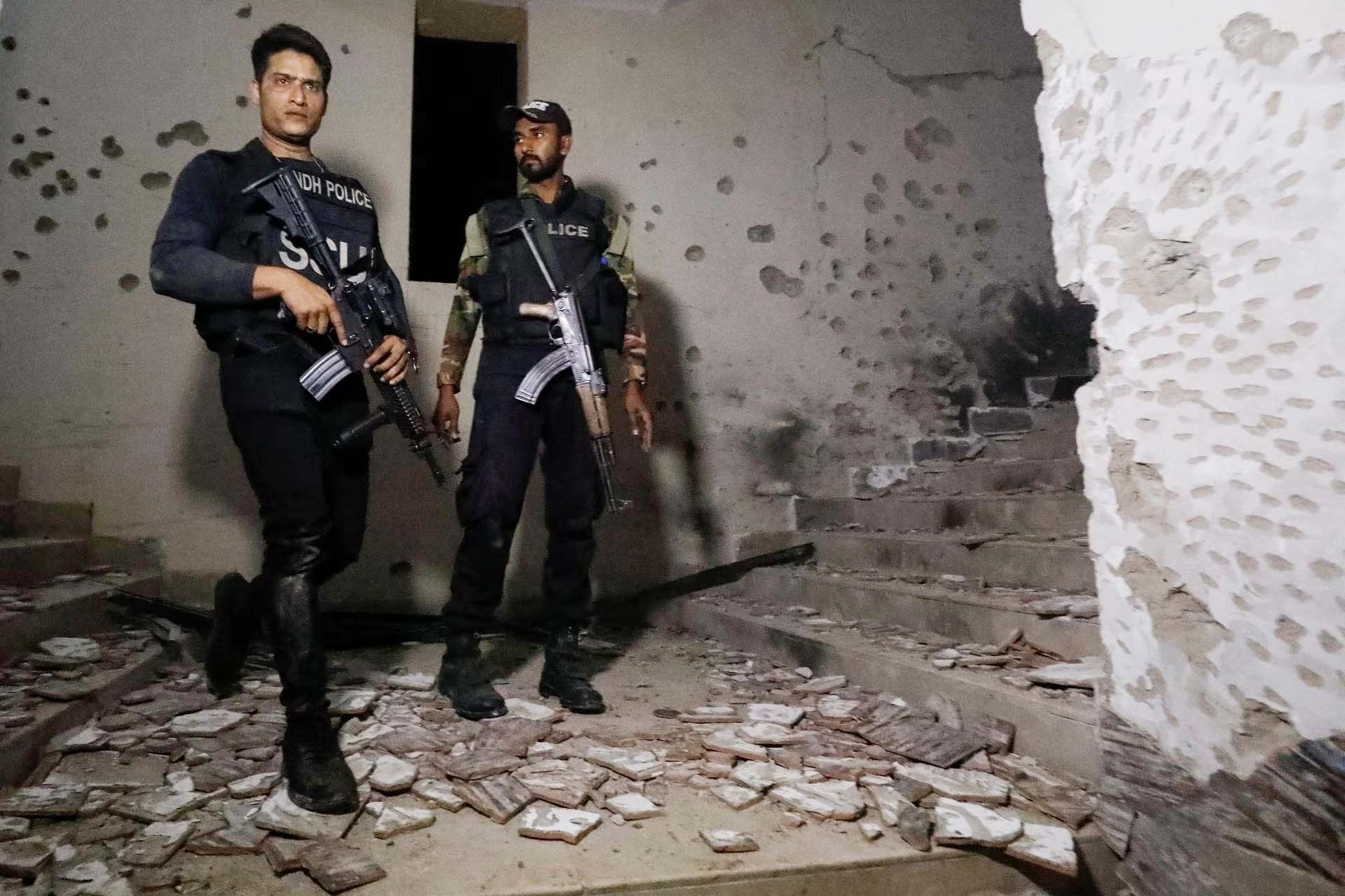TTP attackers killed in late-night raid on Karachi police office