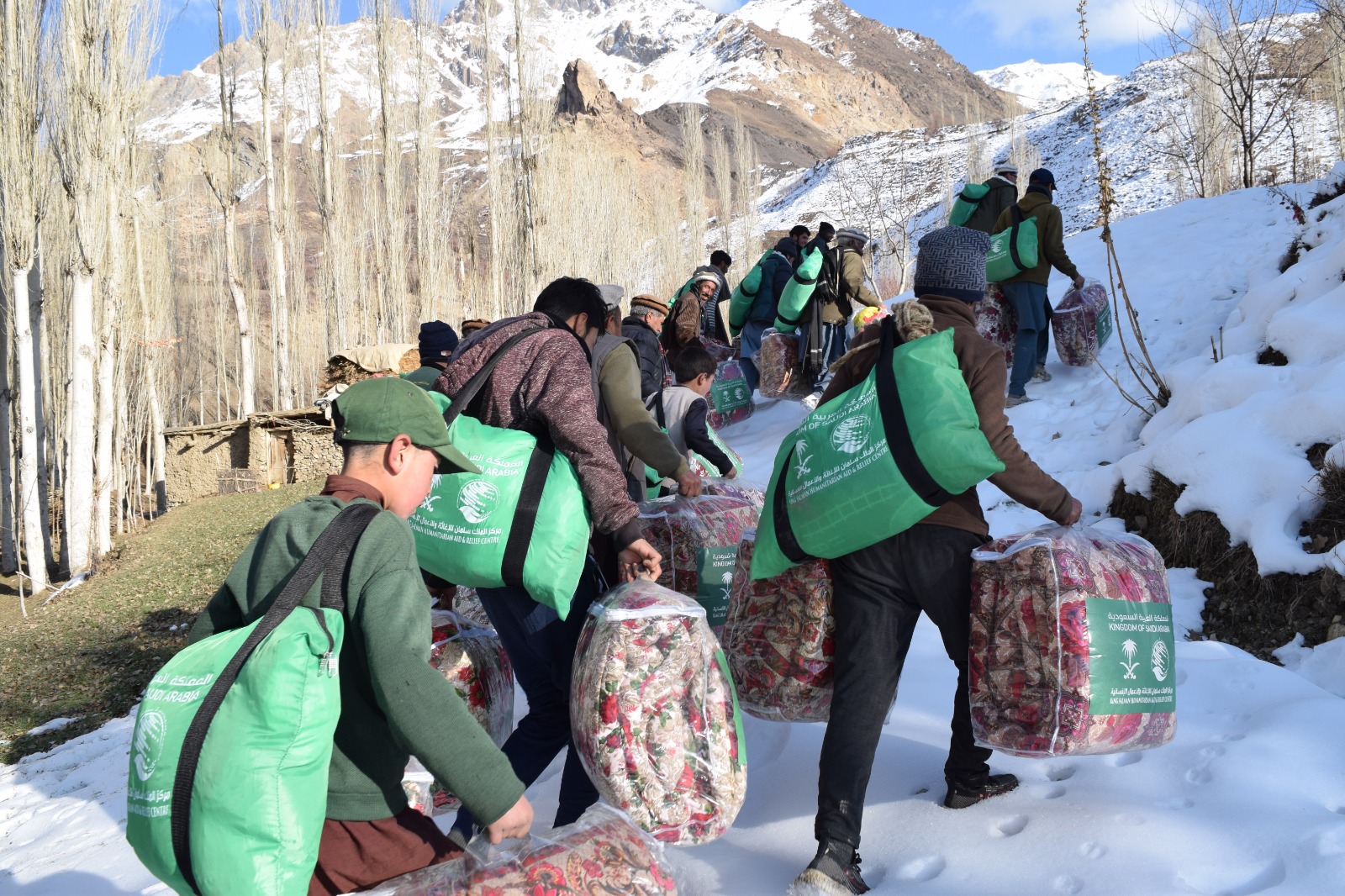 KSRelief launches 3rd phase of distribution of nonfood items among flood victims