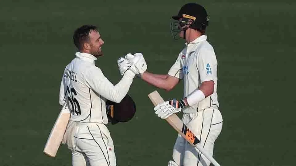 New Zealand-England finely poised after Blundell century