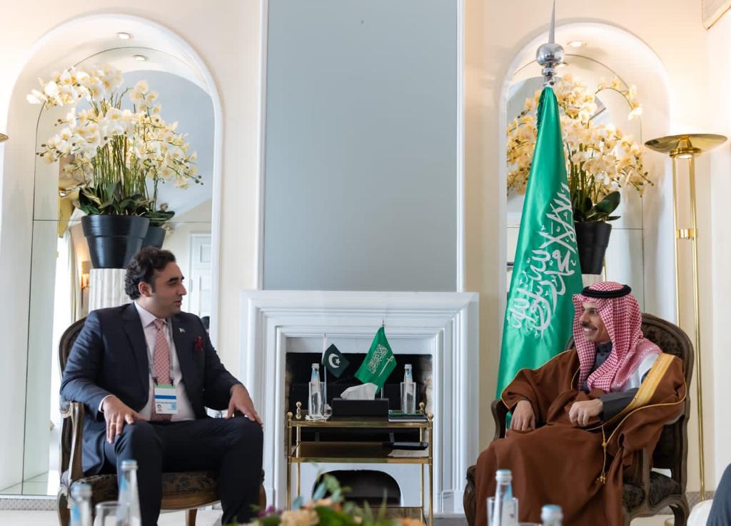 Bilawal holds meetings with international leaders at Munich conference