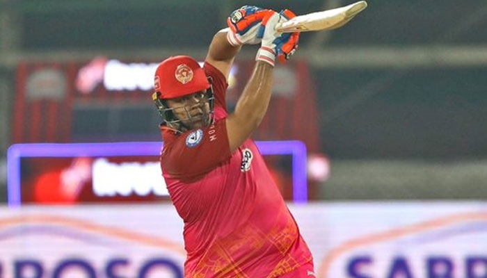 Islamabad United thrashes Quetta Gladiators to qualify for PSL 8 playoffs
