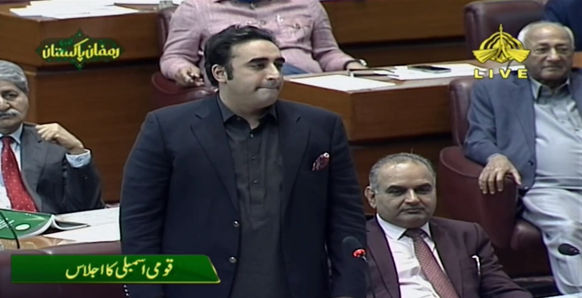 Bilawal holds Imran responsible for economic turmoil, resurgence of terrorism
