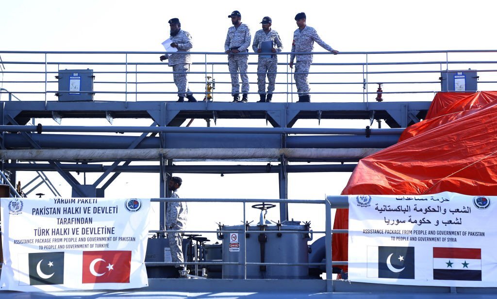 Pakistan's 18th chartered aid flight for quake victims arrives Turkey