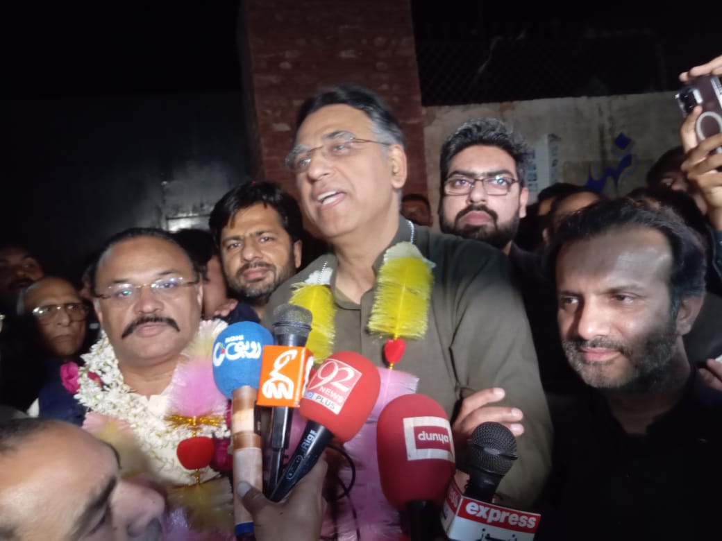 PTI leaders released after courting arrest in push for elections
